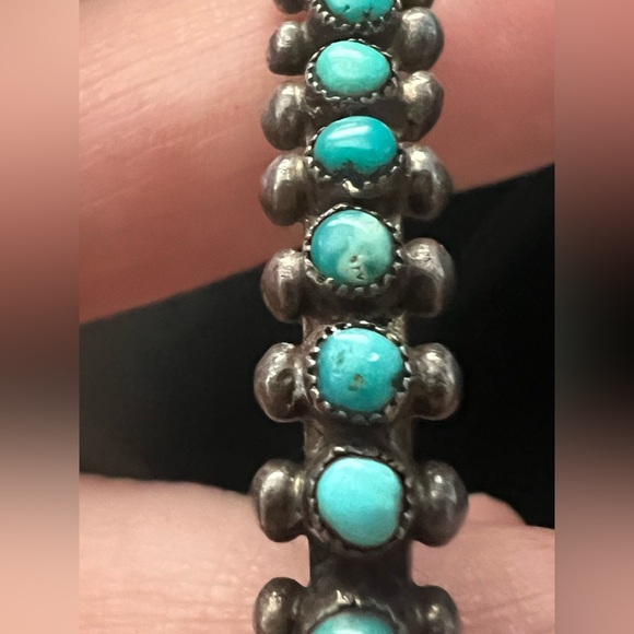 Old Pawn Native American Zuni Turquoise Petite Point Sterling Silver Cuff - Picture 16 of 16